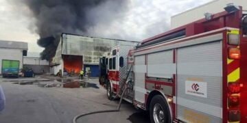 Incendio en bodega en San Nicolás