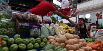 Inflación en México repunta más de lo previsto en noviembre de 2025 y llega a 3.80%: ¿Qué productos aumentaron?