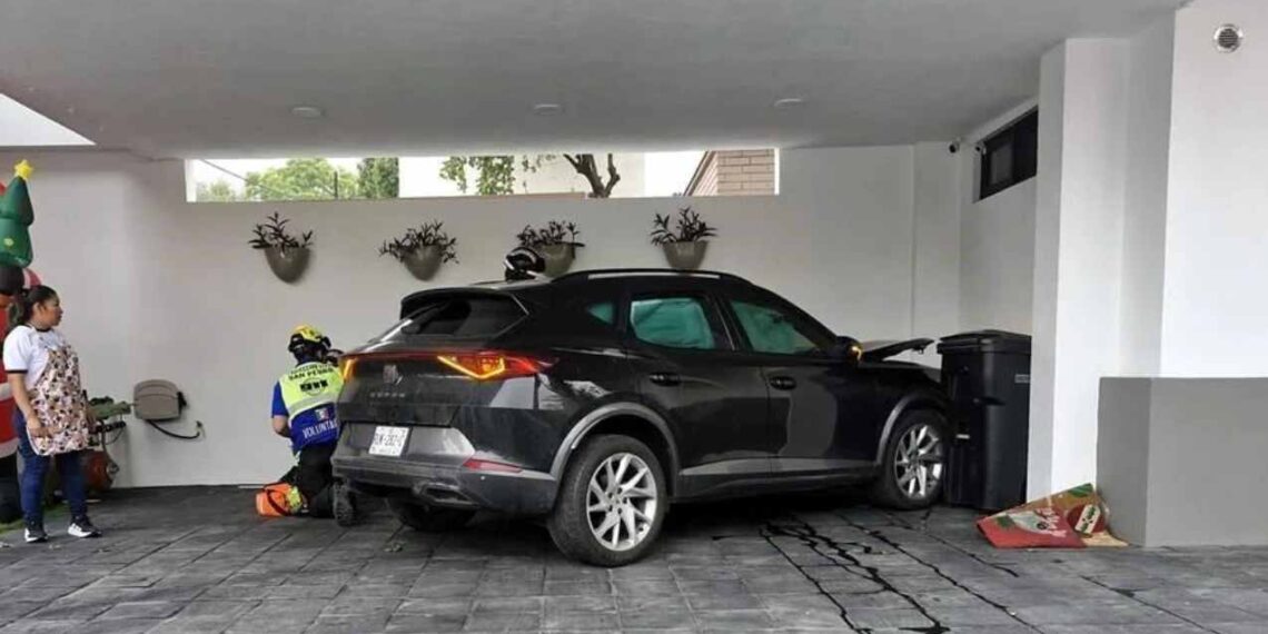 Joven convulsiona y choca en San Pedro