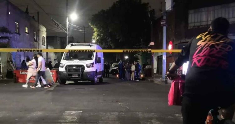 Joven es asesinado a navajazos en calles de la Alcaldía Gustavo A. Madero, CDMX
