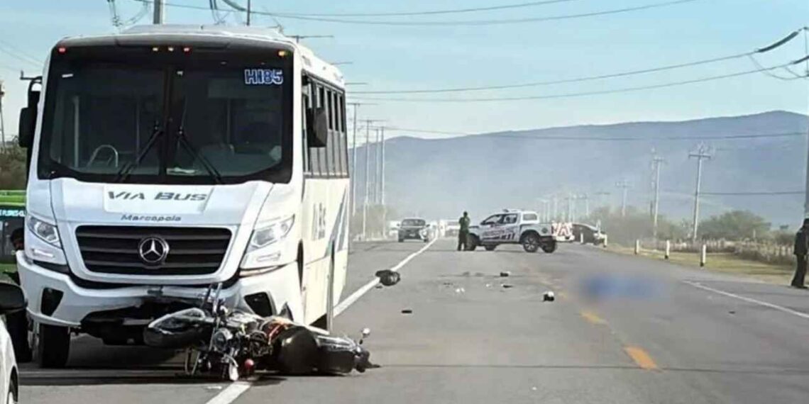 Joven motociclista muere en accidente múltiple cerca del Parque Industrial Ciénega de Flores en Nuevo León