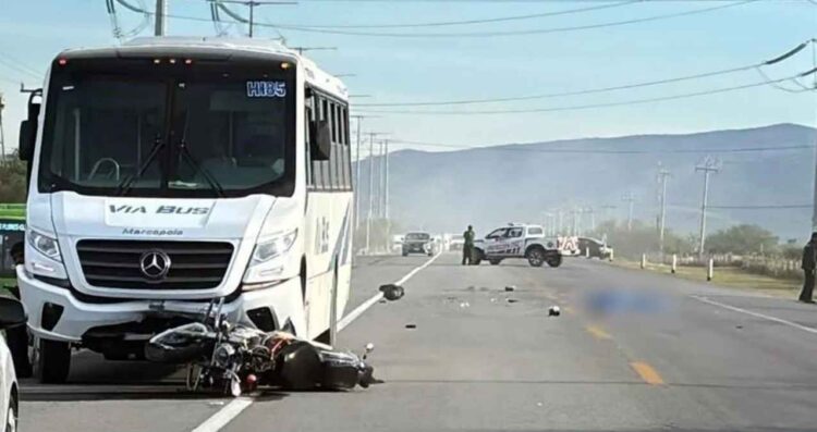 Joven motociclista muere en accidente múltiple cerca del Parque Industrial Ciénega de Flores en Nuevo León