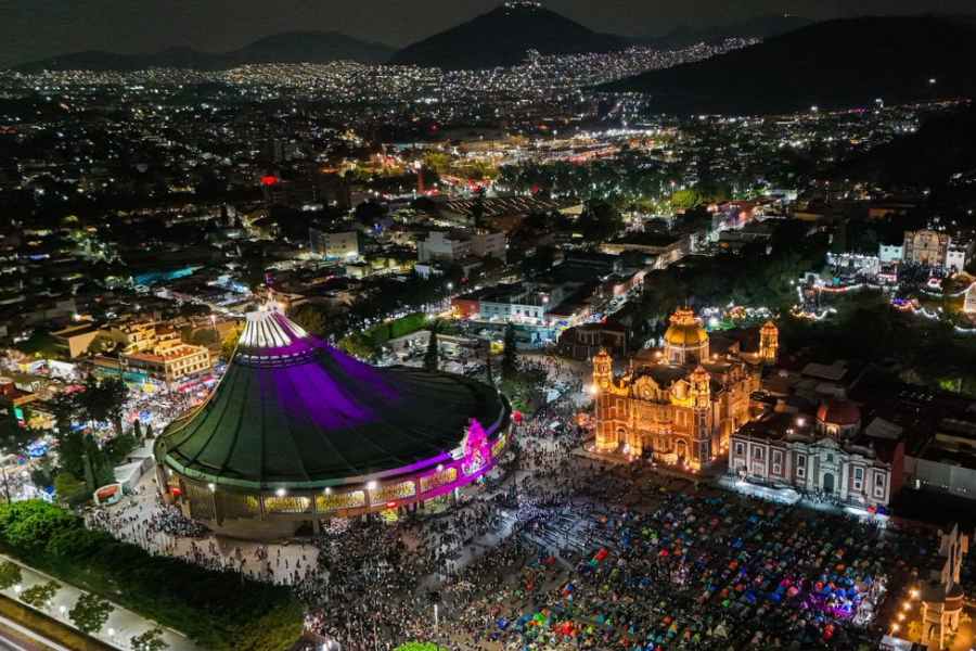 La Basílica celebración a la Virgen (1)