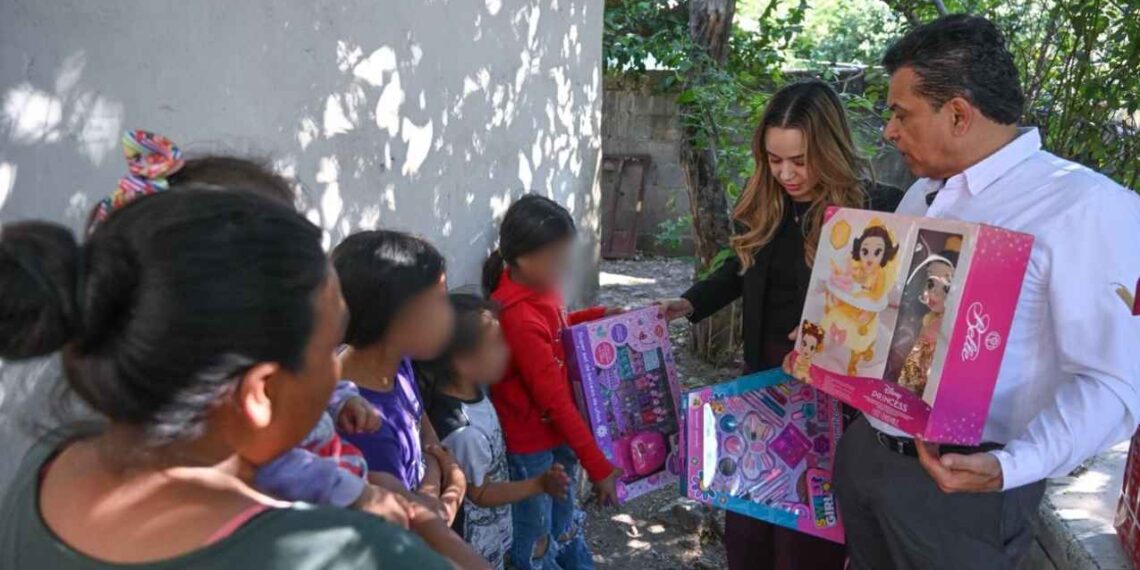Lalo Gattás Ayudemos a Santa