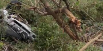 Maestra resulta lesionada tras volcadura en la carretera Sendero Nacional en Matamoros