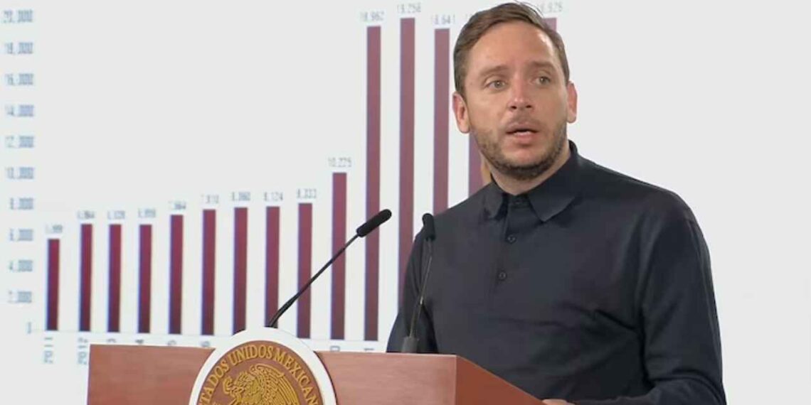 México incrementa la formación de médicos especialistas durante 2025