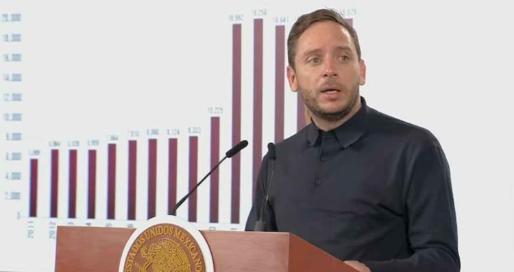 México incrementa la formación de médicos especialistas durante 2025