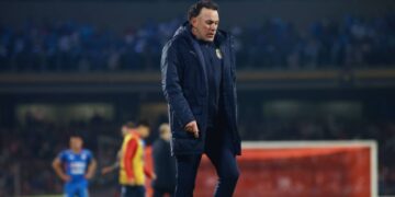 Milito respalda a Chicharito tras fallar penal decisivo