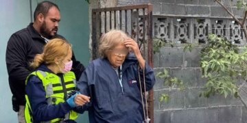 Mujer caer cama Matamoros