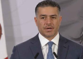 Omar García Harfuch atribuye a pugna criminal explosión de coche-bomba en Michoacán