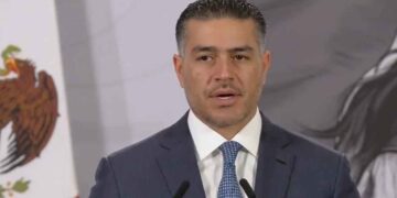 Omar García Harfuch atribuye a pugna criminal explosión de coche-bomba en Michoacán