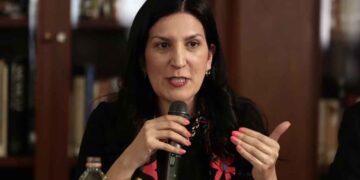 Kenia López AMLO posturas