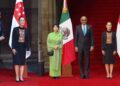 Presidente de Singapur, Tharman Shanmugaratnam es recibido por Claudia Sheinbaum en el Palacio Nacional