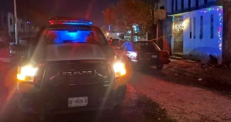 Presunta riña deja a un hombre sin vida en vivienda de Cadereyta