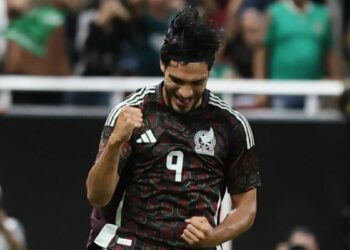 Raúl Jiménez penal