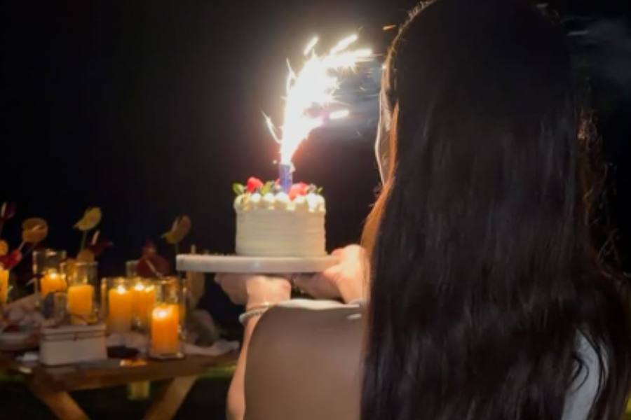 Renata Notni organiza una celebración íntima para el cumpleaños de Diego Boneta