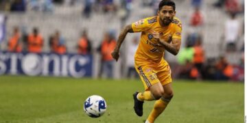 Salida de Javier Aquino