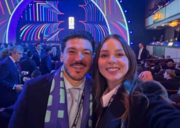 Samuel García acude al Sorteo del Mundial 2026 en compañía de su esposa, Mariana Rodríguez