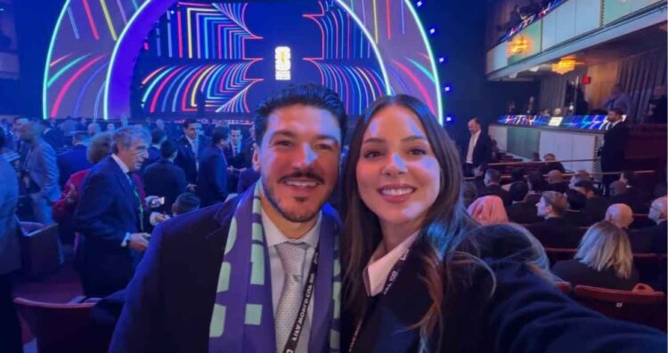 Samuel García acude al Sorteo del Mundial 2026 en compañía de su esposa, Mariana Rodríguez