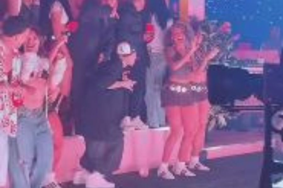 Santa Fe Klan se vuelve viral por bailar en concierto de Bad Bunny en la CDMX
