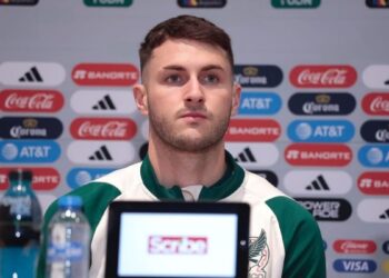 Santiago Giménez cirugía tobillo