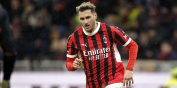 Santiago Giménez está muy cerca de volver a las canchas después de su lesión