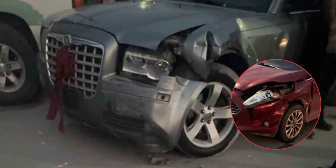 Dos automóviles Infonavit Los Ángeles