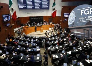 Senado registra a 43 personas para competir por la titularidad de la FGR