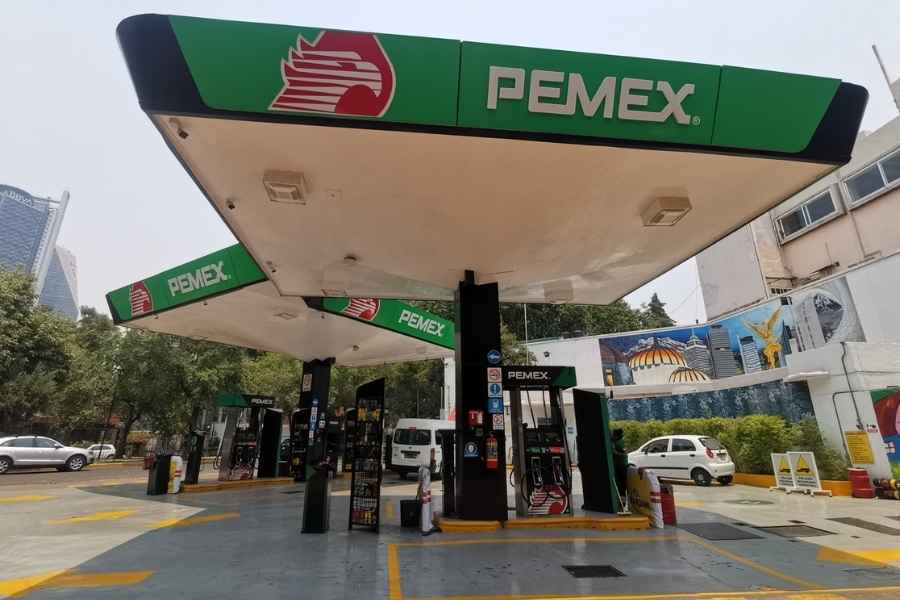 Sheinbaum asegura que la gasolina Magna no subirá en 2026