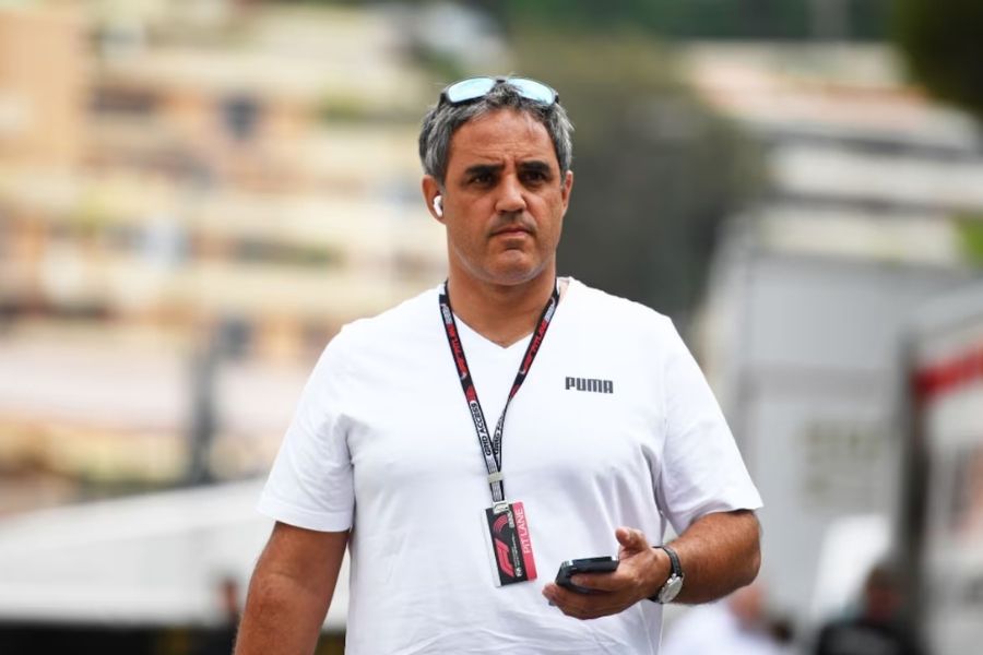 Sin un “Checo Pérez” en 2025, Verstappen llega en desventaja, según Juan Pablo Montoya