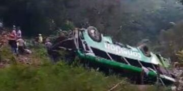 Tragedia en Veracruz Autobús cae a barranco en Zontecomatlán y deja fallecidos