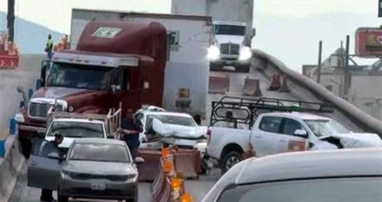 tráiler choque múltiple Miguel Alemán