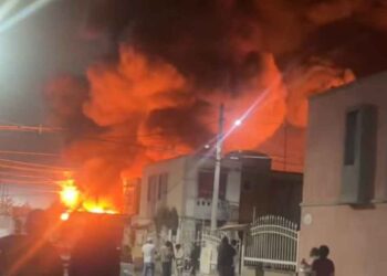 VIDEO| Se registra fuerte incendio en fraccionamiento de Tultepec, Edomex