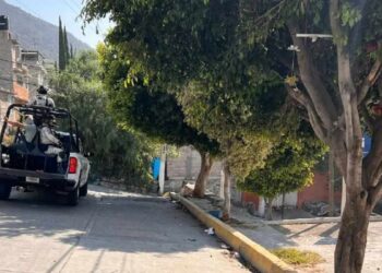 Vecinos de Chimalhuacán alertan incendio y se sorprenden al encontrar un cuerpo calcinado