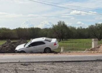 vehículo zanja Carretera Río Bravo