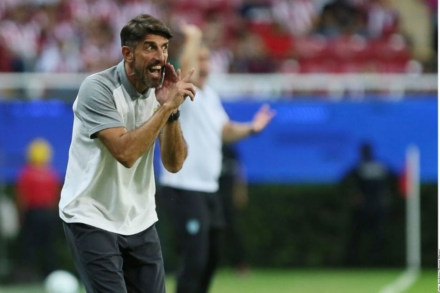 Veljko Paunovic Chivas