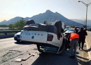 Volcadura en la Avenida Miguel Alemán