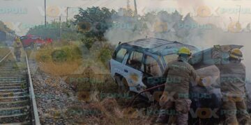 camioneta atropellada por tren en altamira