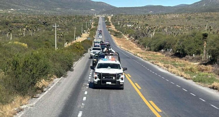 caravana de paisanos en Tamaulipas