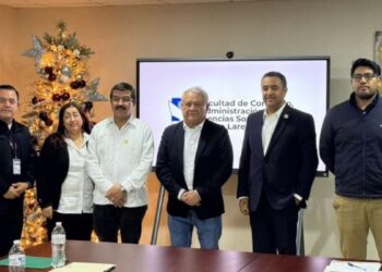 egresados uat aduanas de méxico