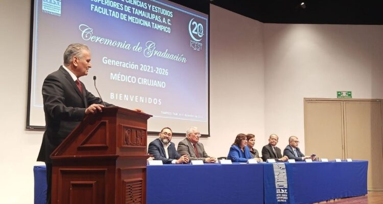 graduación médico cirujano Tampico