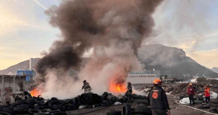 _incendio en tiradero de Escobedo