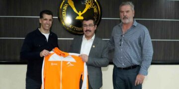 nuevo DT del Correcaminos UAT