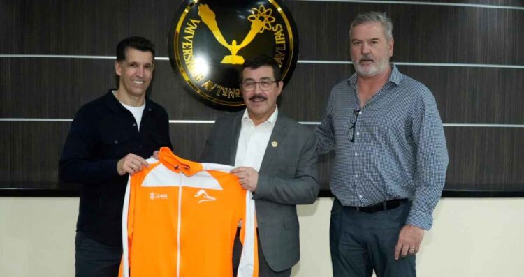 nuevo DT del Correcaminos UAT