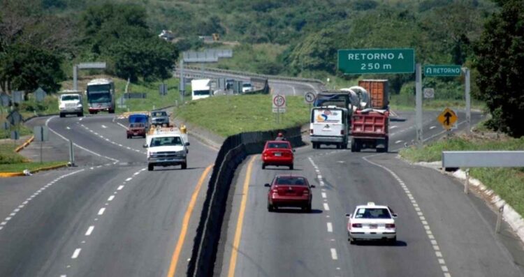 ¡Atención viajeros! Estos son los bloqueos y cierres en las principales carreteras de México