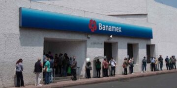 Aprovecha la banca digital para cualquier operación urgente durante los días inhábiles.