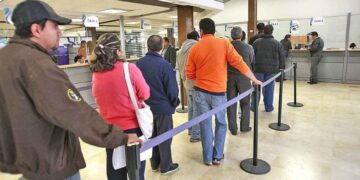 ¿Cuándo será obligatorio presentar la credencial para realizar depósitos bancarios