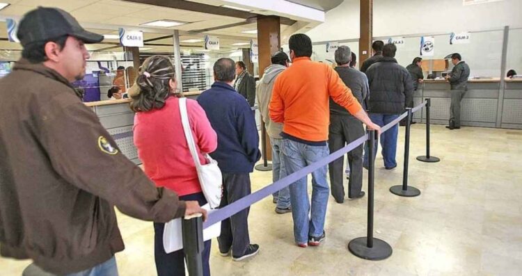 ¿Cuándo será obligatorio presentar la credencial para realizar depósitos bancarios