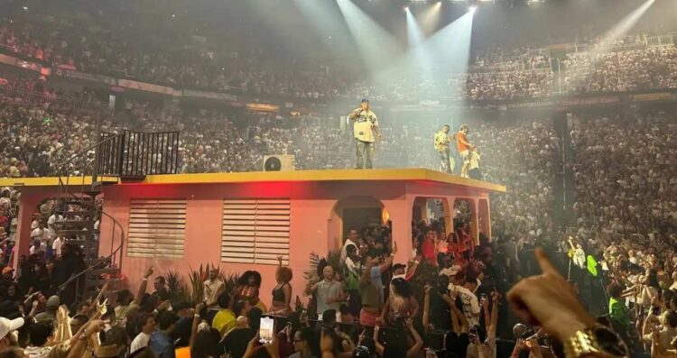 ¿Por qué “La Casita” está causando polémica en los conciertos de Bad Bunny?