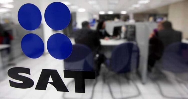 ¿Puede el SAT congelar tu cuenta bancaria sin previo aviso